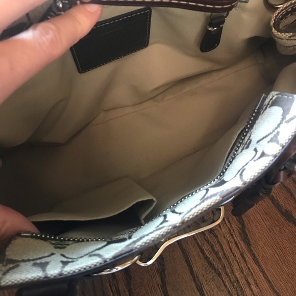 Authentic Coach Purse Excellent Condition - Picture 6 of 8